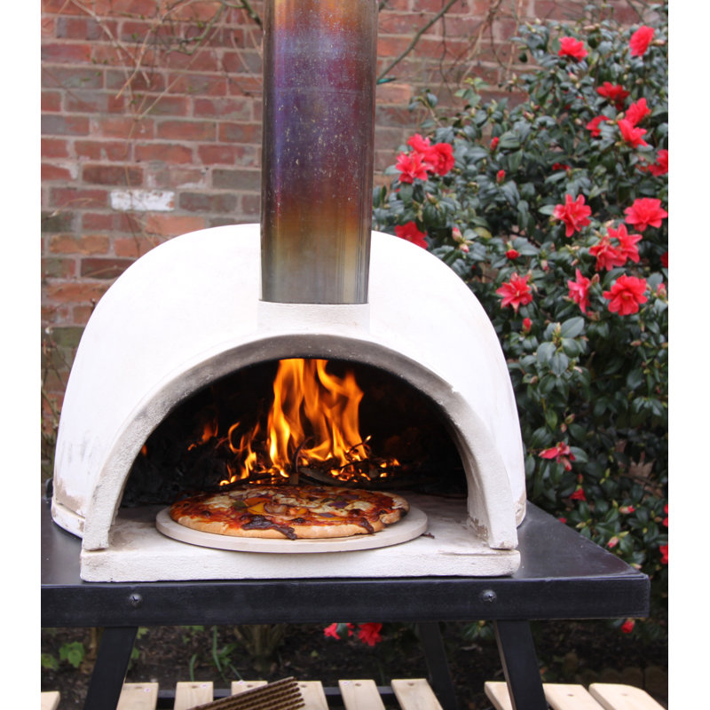 Gardeco Clay Free Standing Wood Burning Pizza Oven