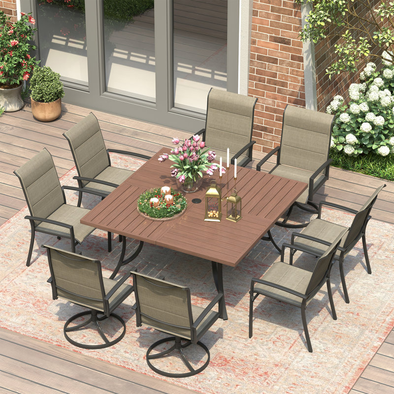 Ensemble de salle à manger de patio avec chaises pivotantes rembourrées et empilables en polyester enduit de PVC et table de salle à manger carrée de 59 po