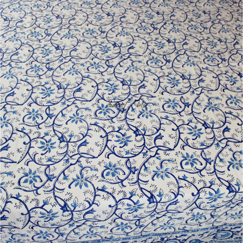 Nappe en coton à motif floral, 70 po x 102 po
