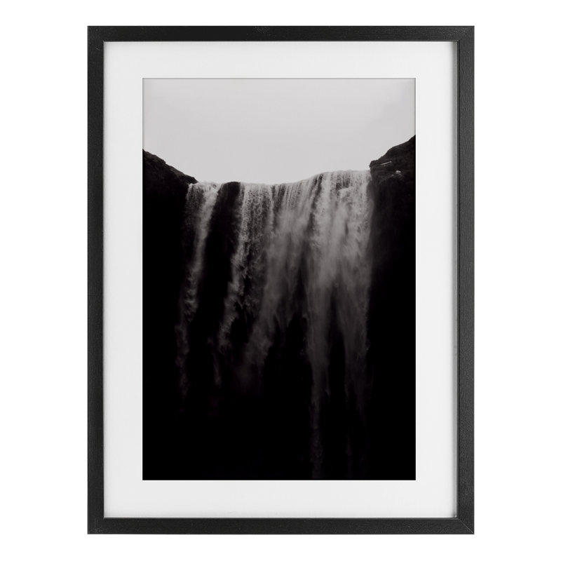 «Skogafoss Islandic Waterfall», reproduction encadrée sous verre, conception de Jade Sharp Photo, H 20 po x l 14 po