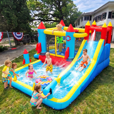 Glissade d'eau gonflable 12 x 11 pi Adam, parc aquatique pour enfants 12 en 1 avec glissades doubles, mur d'escalade, piscine, pistolet à eau, panier de basketball, souffleur de 480 W inclus pour une utilisation intérieure / extérieure