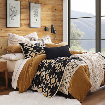 High Desert 100% Cotton Geometric Aztec Print Reversible Western Quilt Set
