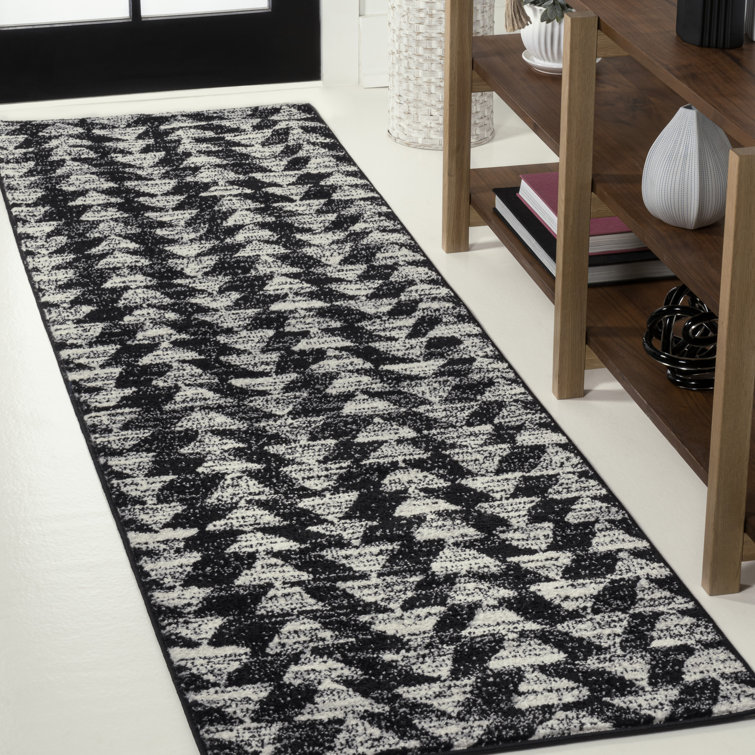 Kellman Moroccan Triangle Geometric Black/Cream Rug