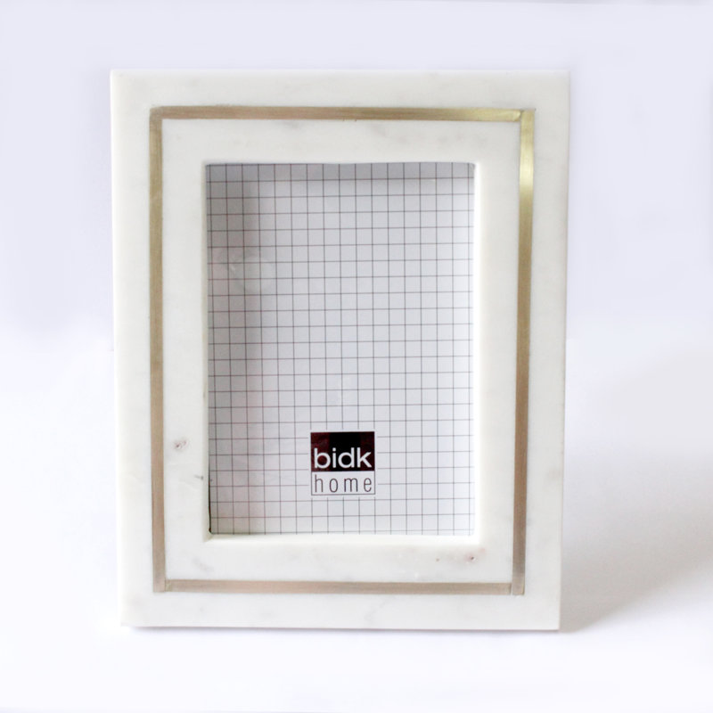 Classic White Marble 4x6 Picture Frame with Brass Inlay