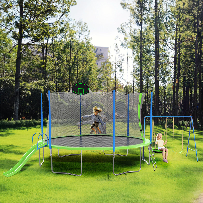 Trampoline solide avec panier de basketball et échelle