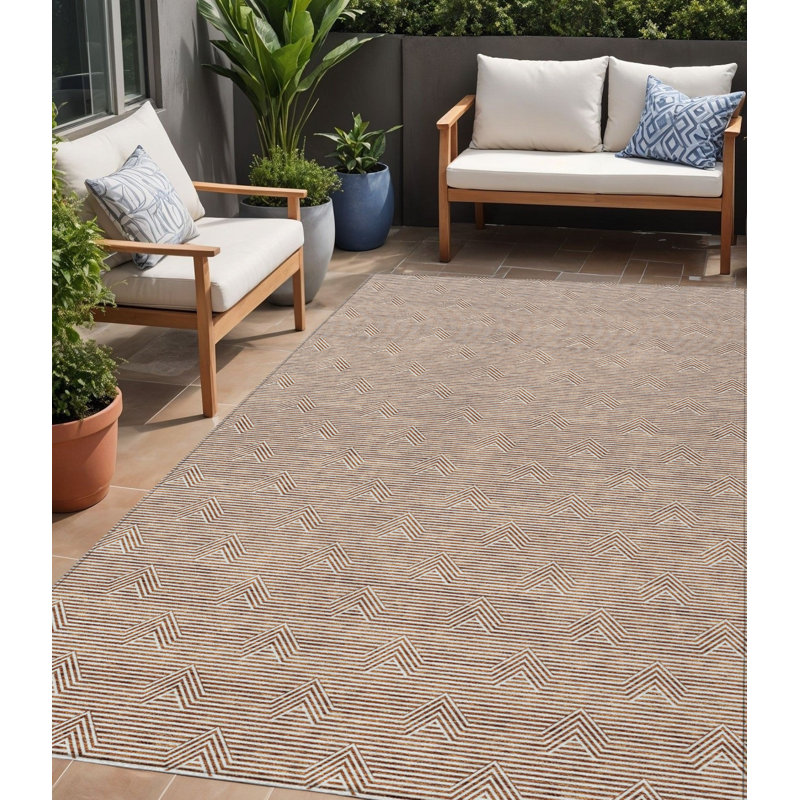 Tapis intérieur / extérieur géométrique lavable 5 pi x 8 pi brun et beige