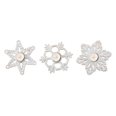 The Holiday Aisle® Métal 6,1 po Ensemble de 3 porte-bougies WHITE Christmas