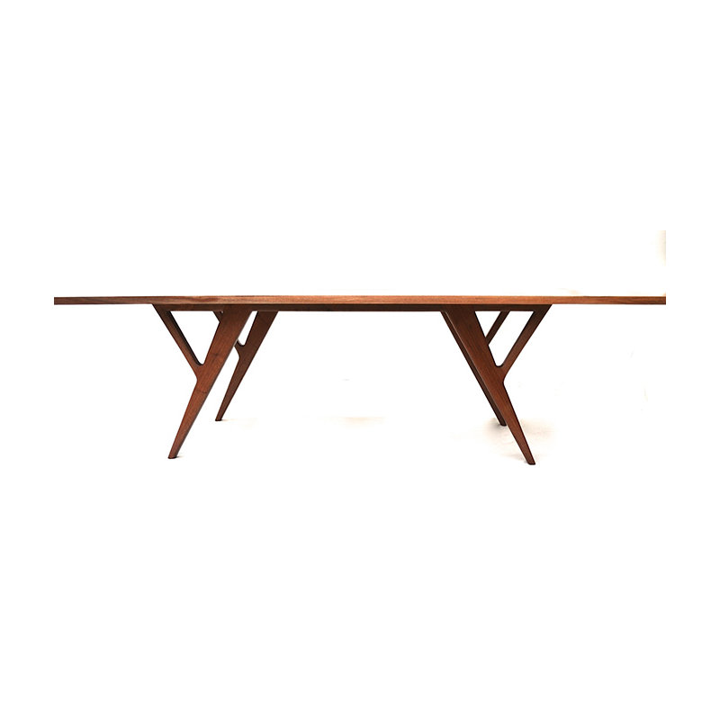 Sedute Solid Wood Dining Table, Wanut