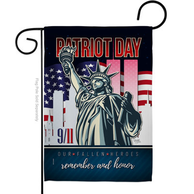 Drapeau de jardin décoratif en polyester 19 x 13 po Our Fallen Heroes Impressions