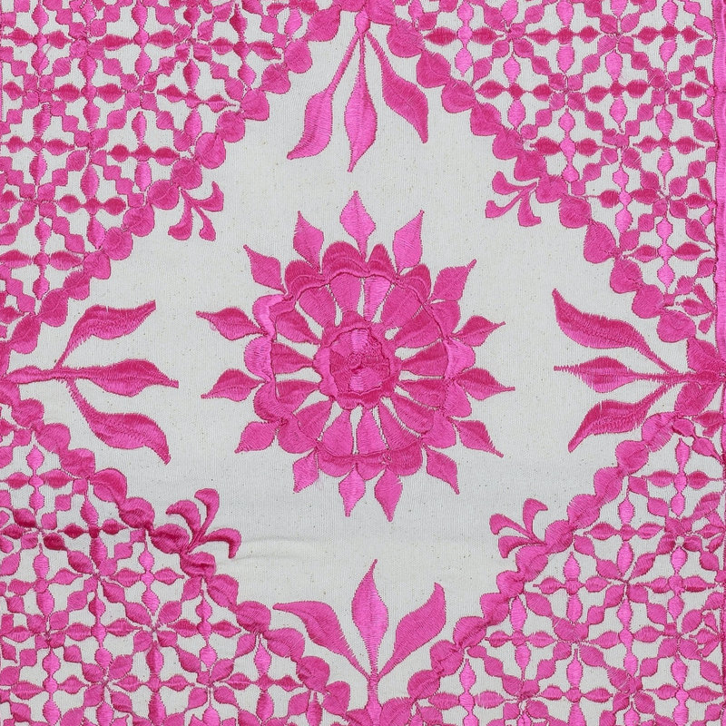 Housse de coussin traditionnelle en coton. Coussin brodé. Nouveau coussin décoratif. 18 x 19 po, Crème / floral rose