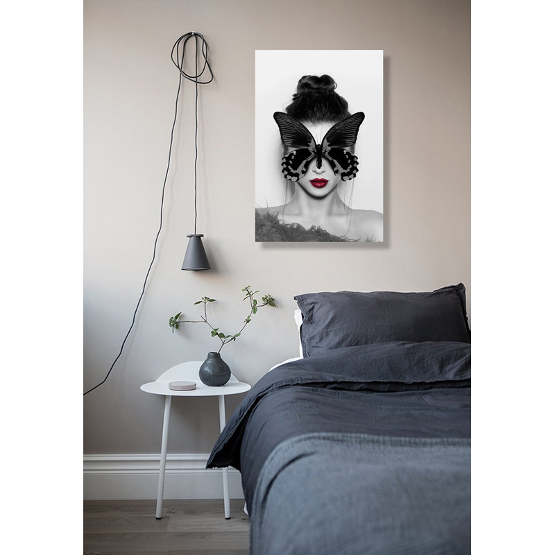 Frederikson, dame avec papillon sur toile, H 18 po x l 12 po x P 1,5 po