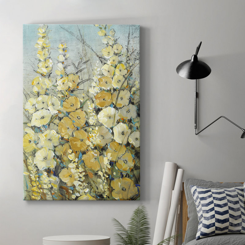 Cluster of Hollyhock II - peinture sur toile tendue, H 27 po x l 18 po x P 1 po