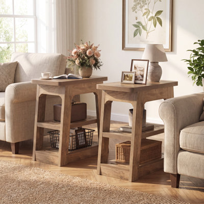 Table de bout 23,6 po à 3 niveaux rustique brun avec tablettes ventilées à lattes, table d'appoint de style campagnard avec bords arrondis pour le salon, la chambre à coucher et les petits espaces