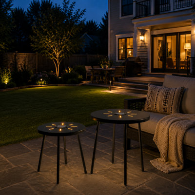 Ensemble de 2 tables d'appoint en fer à énergie solaire avec éclairage à DEL intégré, fabrication résistante aux intempéries, conception cubique compacte pour patio, jardin et balcon, noir