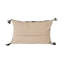 Coussin en velours de coton avec imprimé ikat avec pompons et dos en chambray-119204596-119204597