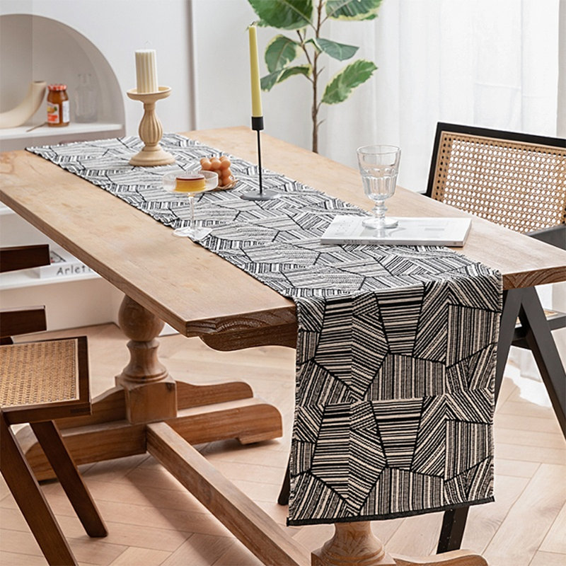 Chemin de table noir réversible à motif géométrique tissé 14 po x 87 po, 71 po x 14 po