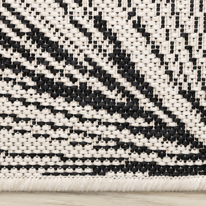 Tapis scandinave floral intérieur / extérieur blanc, 6 pi 7 po x 9 pi 6 po