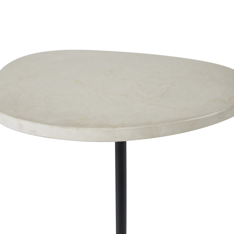 Ravekkio End Table