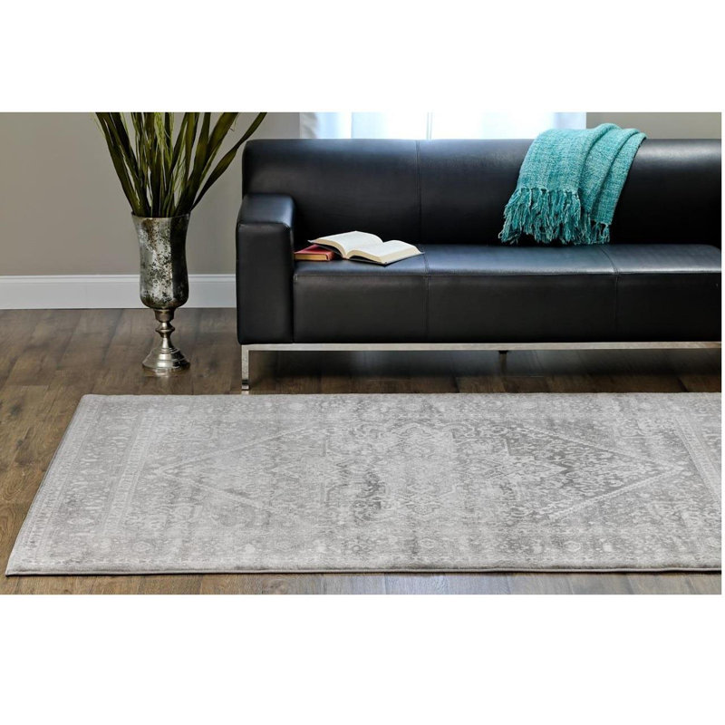 Tapis oriental gris