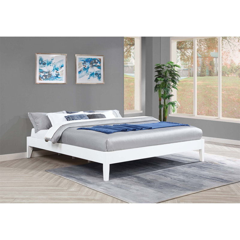 Le lit plateforme Hounslow Eastern King Universal, un mélange parfait de confort et de style pour la chambre de vos rêves