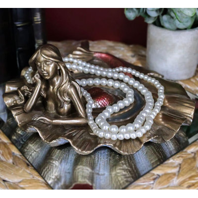 Figurine Dawndee sirène d'océan avec coquille d'huître géante