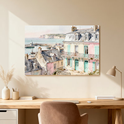 Paysage côtier pittoresque et urbain avec maisons pastel et vue sur le port