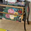 Commode décorative charmante à deux tiroirs