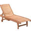 Chaise longue près de la piscine avec table intégrée, finition en bois rouge pour les bains de soleil, table d'extérieur et roulettes, bois