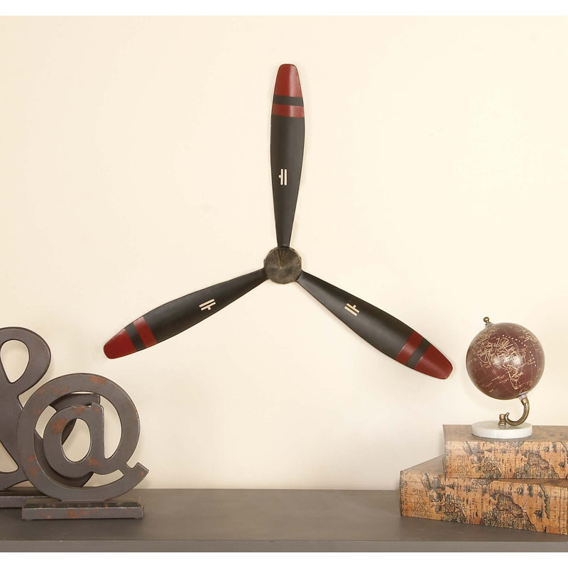Metal Propeller Wall Décor, Rouge