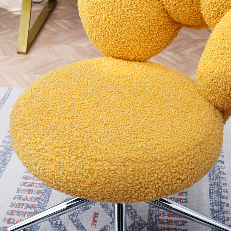 Nickolous Teddy, Jaune