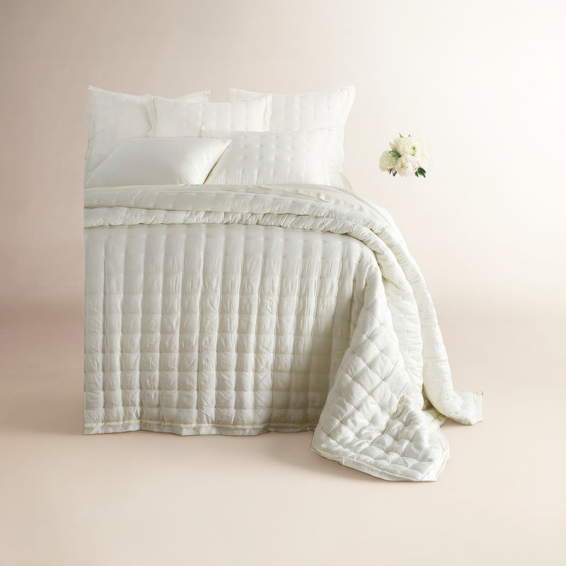 Silken Solid Puff, Full/Queen Quilt, Ivory