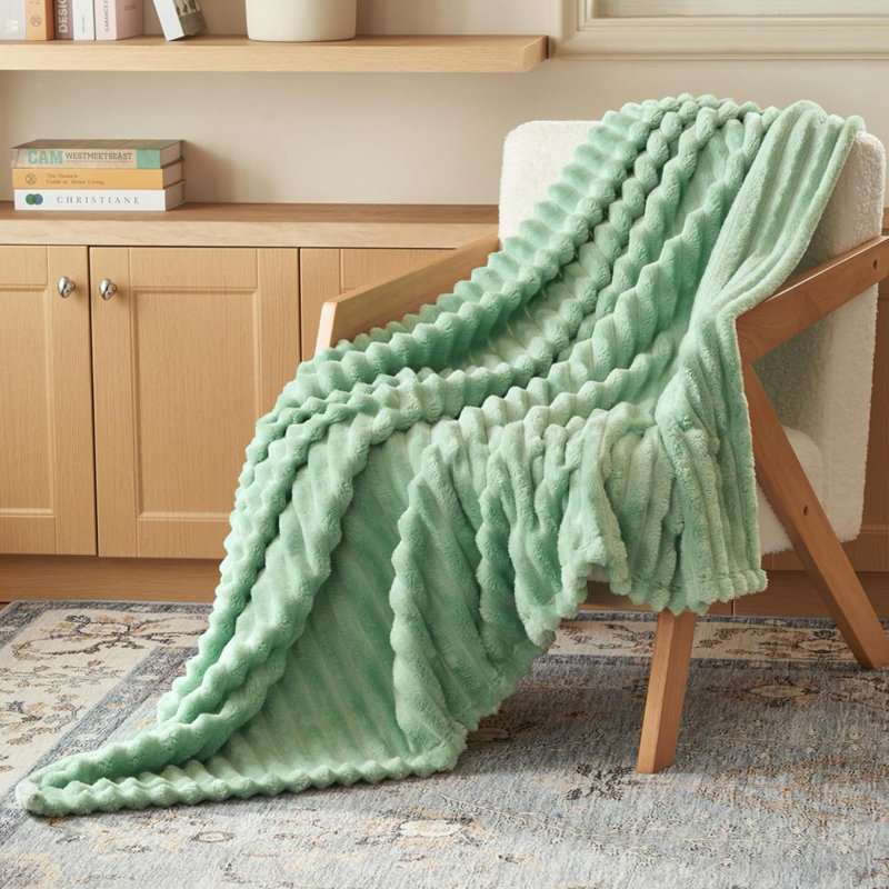 Striped Plush Lightweight Throw Blanket, Ultra Soft & Cozy for Sofa Couch Bed, Machine Washable, Green, 100cm x 150cm