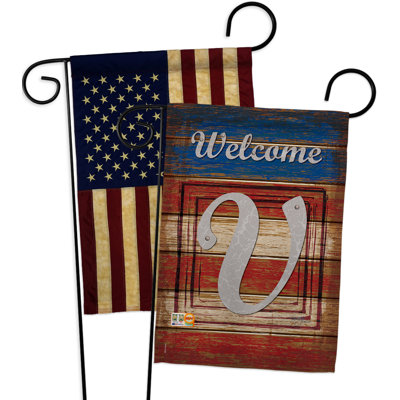 Drapeau de jardin en fibre de verre 19 x 13 po Partughimeos Patriotic I Initiales Impressions