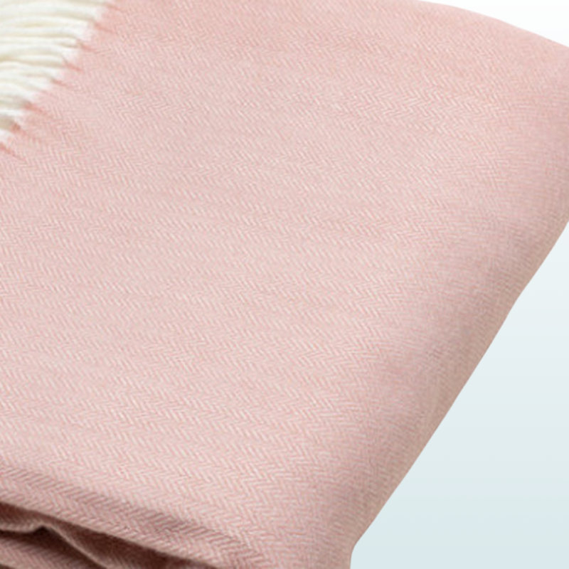 Jeté en peluche à chevrons Trio, L 49,84 po x l 59,87 po, Rose