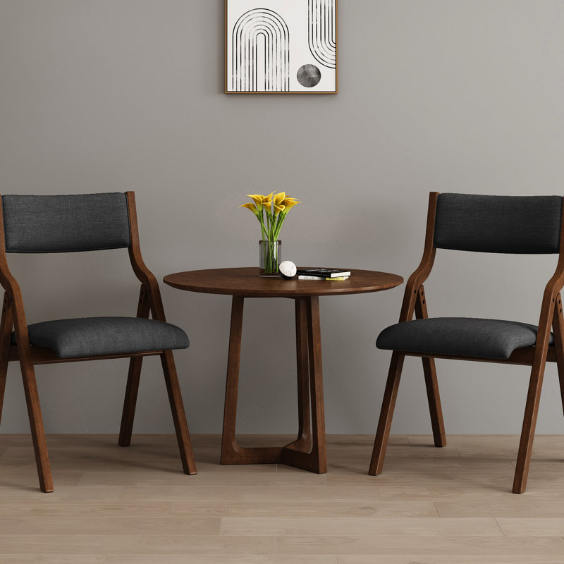 Paire de chaises de salle à manger pliantes - gris foncé + noyer Compact et pratique. Pas d'assemblage. Dossier ergonomique. Coussin confortable. Pour plusieurs réglages. Capacité de charge de 250 lb. 19 chaises x 21,25 po x 34 po avec 2 chaises