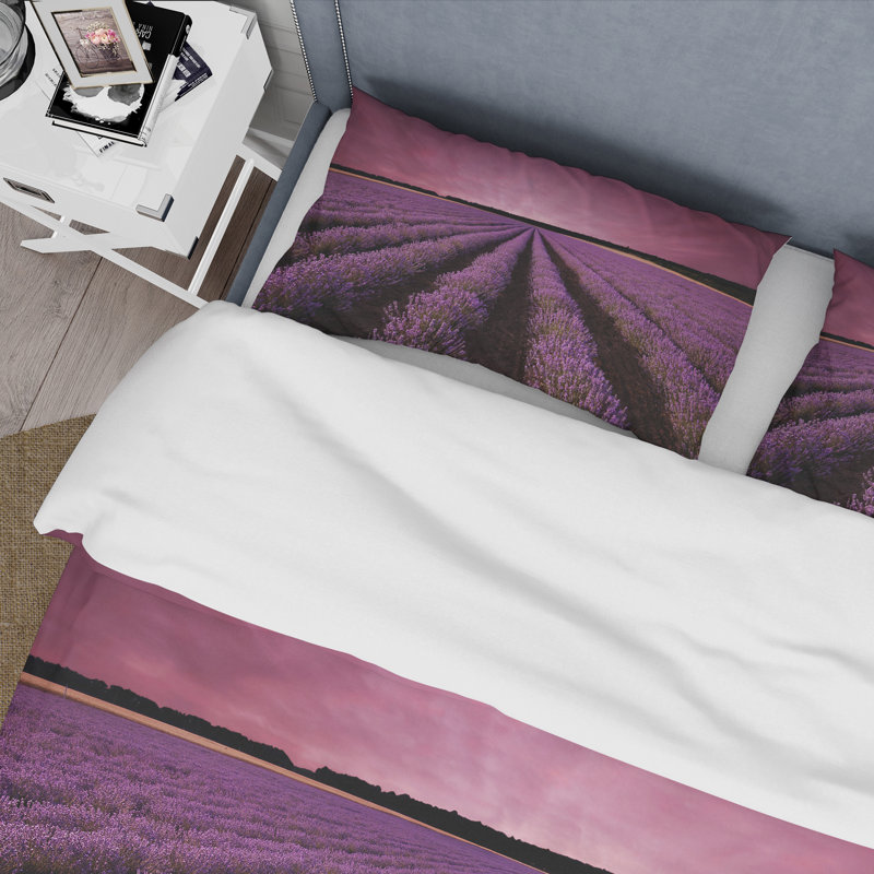 Sunrise & Dramatic Clouds Over Lavender Field XI - Ensemble de housse de couette Farmhouse - Microfibre de polyester