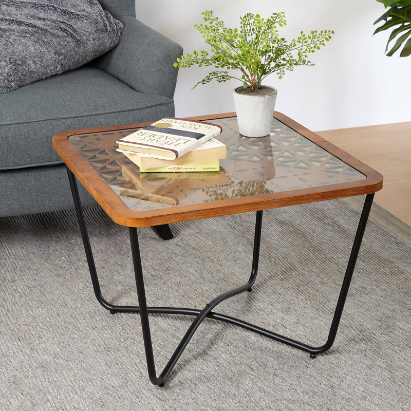 Table basse élégante avec verre trempé géométrique et structure en métal pour une utilisation de longue durée Conception artistique contemporaine Différents styles de décoration