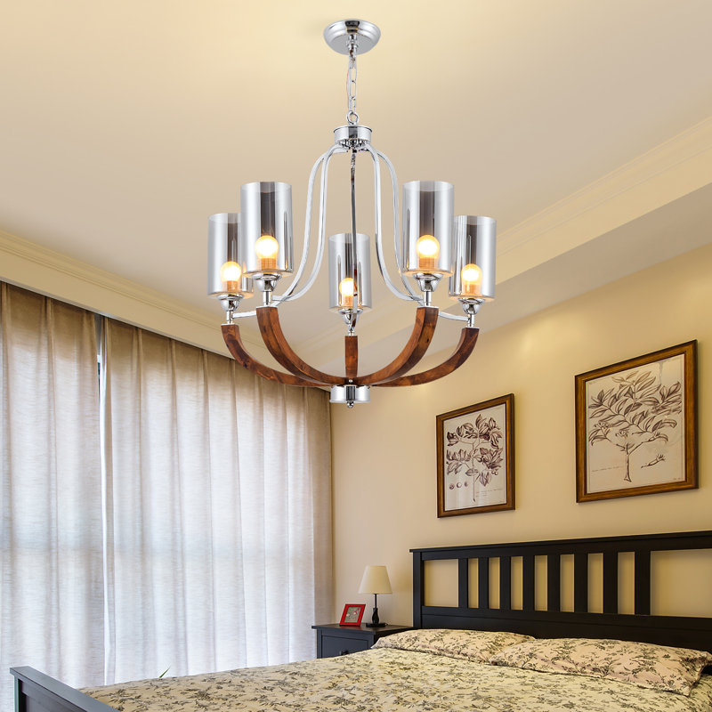 Lustre à 5 lumières de style bougie avec accents de bois