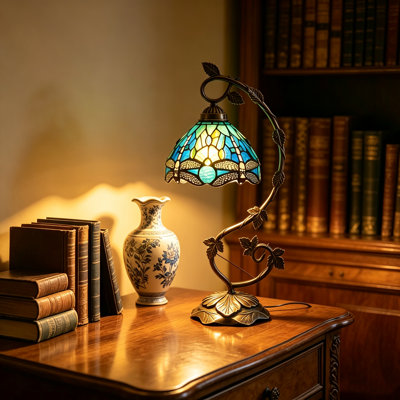 Lampe de table Tiffany moderne de 51 cm de hauteur, ornée d'un motif libellule, avec abat-jour en vitrail peint à la main. Lampe de table vintage de style Tiffany avec base robuste en résine, idéale pour la chambre à coucher, le salon et le bureau. Style vintage.