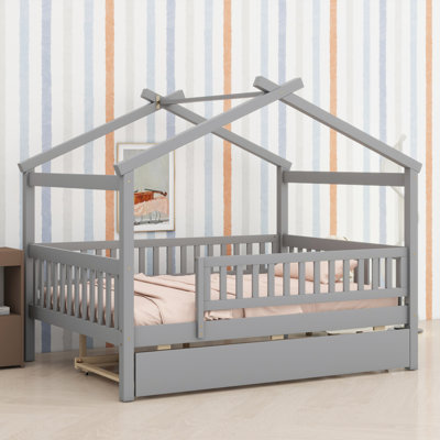 Lit en bois avec couchette