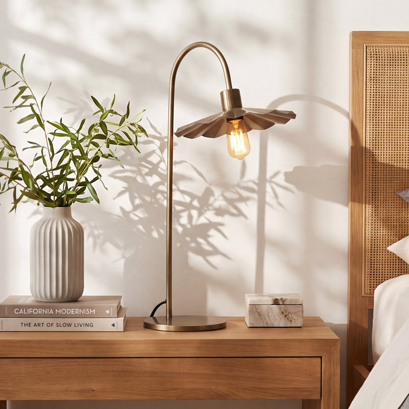 Ashel Arched Lamp