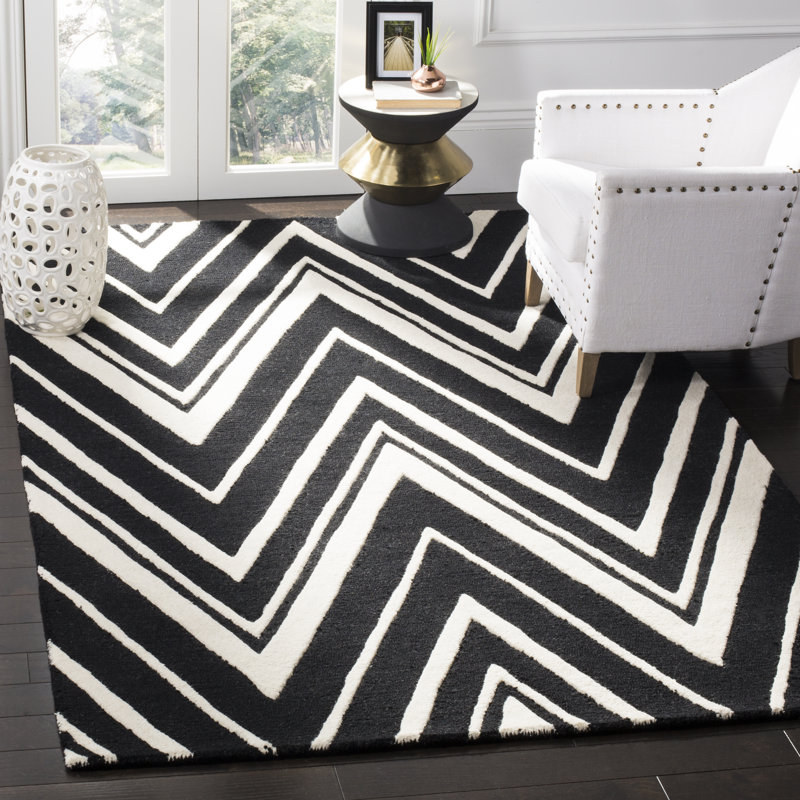 Stephen Chevron Wool Hand Woven Area Rug, Rectangle 122 x 183 cm