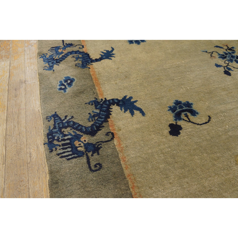 Tapis chinois antique en laine à motif floral