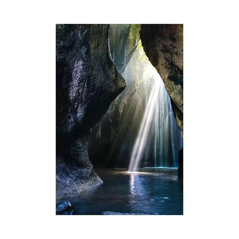 Mystic Waterfall, Bali par Matteo Colombo - Photographie sur toile tendue, H 26 po x l 18 po x 1,5 po