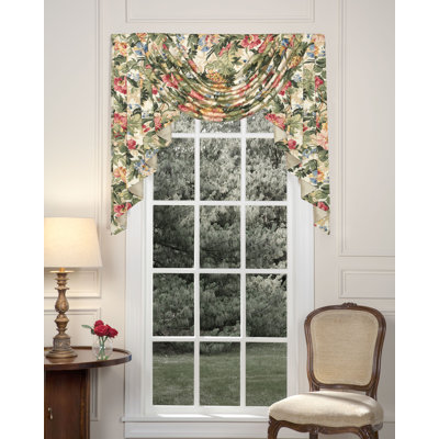 Ensemble de jabot et cascade Virginia