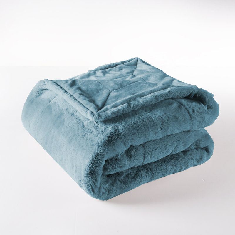 Jeté lourd en fausse fourrure, L 50 po x L 60 po, Bleu fumée