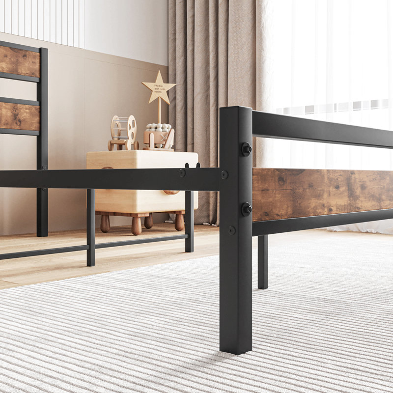 Base de lit plateforme avec tête de lit en bois rustique rétro, support de lattes en métal robuste, aucun sommier requis