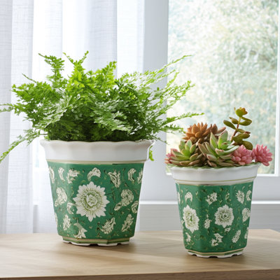 Ensemble de pots en céramique avec embossage floral