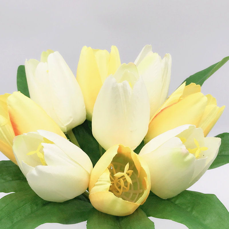 Centre de table tulipes dans un vase, Crème / jaune