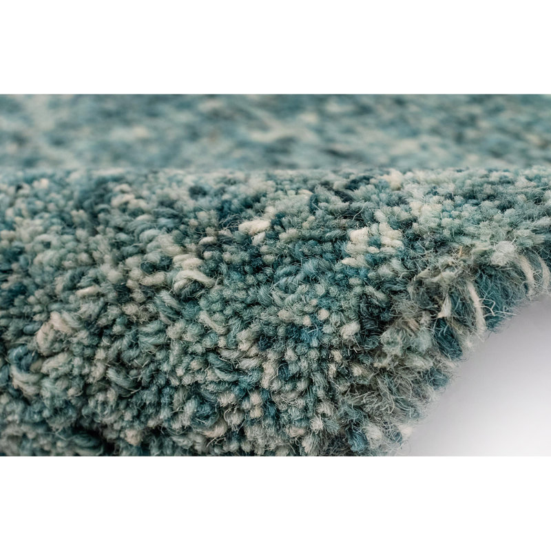 Tapis bleu en laine touffeté à la main Huberte, Rectangle 7 pi 6 po x 9 pi 6 po